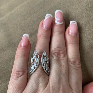 White gold plated crystal ring